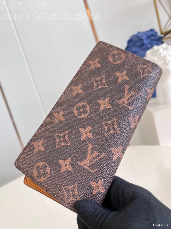 First bag ru LOUIS WALLET-10*19*2cm BRAZZA VUITTON 0709